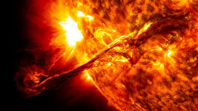 الانفجارات الشمسية