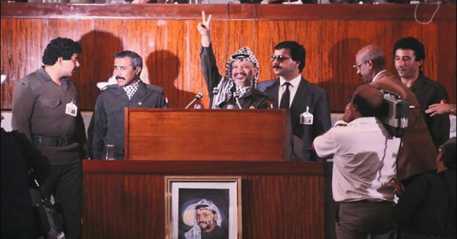 الرئيس الفلسطيني الراحل ياسر عرفات