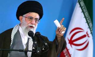 «خامنئي» يخرج عن صمته ويتهم دولا بدعم انتفاضة الإيرانيون