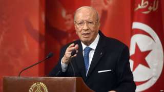 السبسي: بعض الأحزاب السياسية حرضت الشارع التونسي