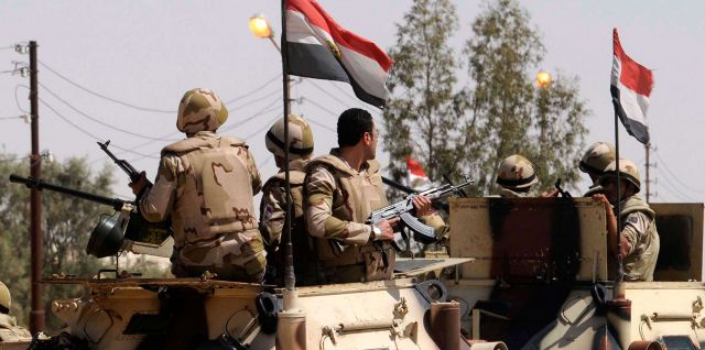 الجيش المصري اثناء عمليات تطهير سيناء