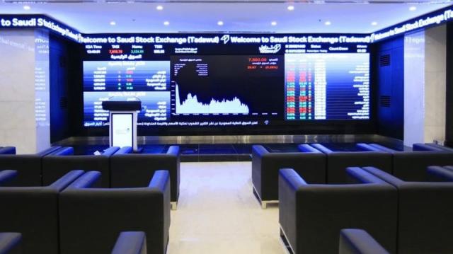 قاعة تداولات خالية في سوق الأسهم السعودية