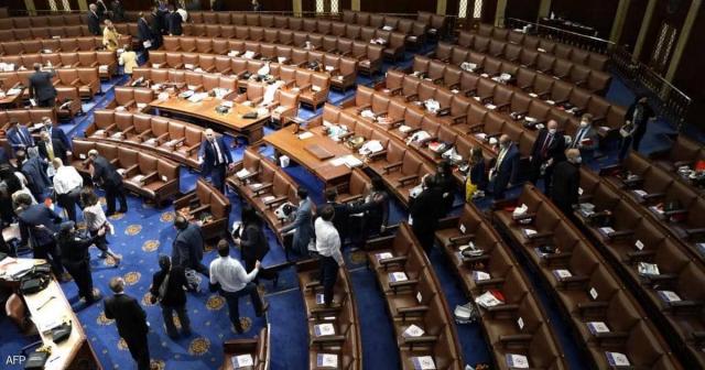 خلال اقتحام الكونغرس فيديو يفضح 6 أعضاء جمهوريين ماذا فعلوا شئون دولية اليقين