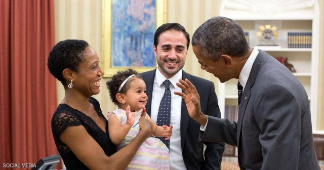 صورة تجمع الرئيس الأسبق باراك أوباما وعائلة ماهر بيطار