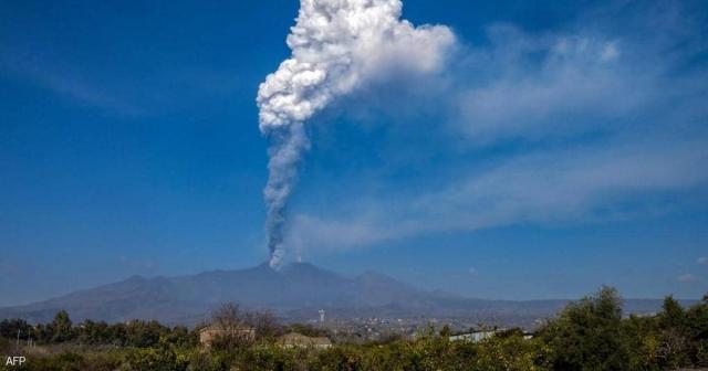 انفجار هائل لبركان جبل إتنا الإيطالي