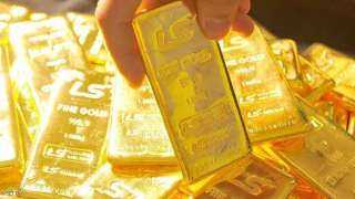 تقرير يكشف عن تراجع أسعار الذهب متأثرة بصعود الدولار