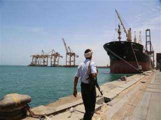12 سفين نفطية استقبلها الحوثي في ميناء الحديدة منذ بدئ الهدنة