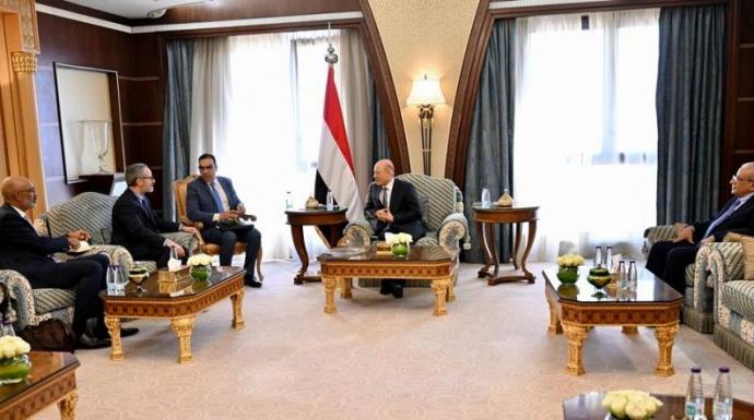 رئيس مجلس القيادة الرئاسي يستقبل سفيري الاتحاد الاوروبي وهولندا