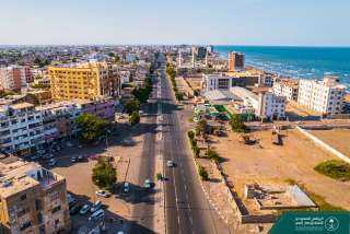 البرنامج السعودي لتنمية وإعمار اليمن ينفذ مشروع إعادة تأهيل طريق ساحل أبين