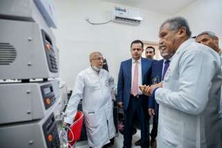 رئيس الوزراء يفتتح المركز الوطني للطب الشرعي في عدن