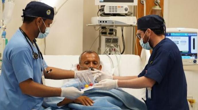 عبر فريق طبي قادم من المملكة ضمن مراحل البرنامج الطبي التطوعي..مرحلة جراحة القلب والقسطرة القلبية تبدأ في مستشفى الأمير محمد بن سلمان بعدن