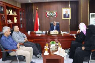 الوزير الاشول يناقش مع رئيسة الجهاز المركزي للإحصاء آليات تحديث قاعدة بيانات المنشآت الصناعية والتجارية