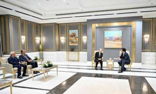 رئيس مجلس القيادة ينهي زيارة الى القاهرة بعد مشاركته في فعاليات افتتاح المتحف المصري الكبير