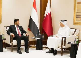 عضو مجلس القيادة الدكتور عبدالله العليمي يلتقي رئيس مجلس الوزراء وزير الخارجية القطري