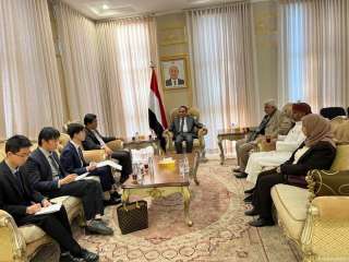 نائب رئيس مجلس الشورى يبحث مع القائم بالأعمال الصيني سبل تعزيز العلاقات الثنائية