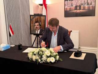 سفراء وممثلي البعثات الدبلوماسية في لندن يقدمون واجب العزاء بوفاة المناضل علي سالم البيض