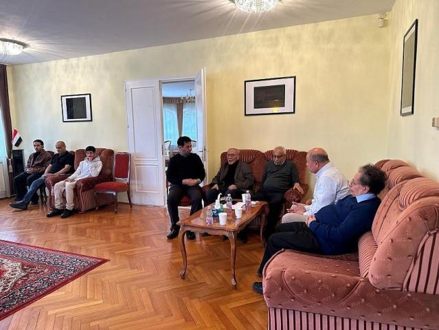 السفارة اليمنية في بودابست تستقبل المعزّين بوفاة المناضل الكبير علي سالم البيض.