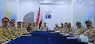 رئيس هيئة العمليات يعقد اجتماعاً موسعاً برؤساء عمليات القوات المسلحة