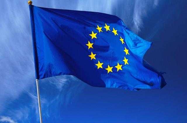 قادة الاتحاد الأوروبي يرحبون بتراجع الرئيس الأمريكي عن فرض رسوم جمركية على أوروبا