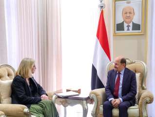 رئيس الوزراء يستقبل الوزيرة الاتحادية للشؤون الأوروبية والدولية في النمسا