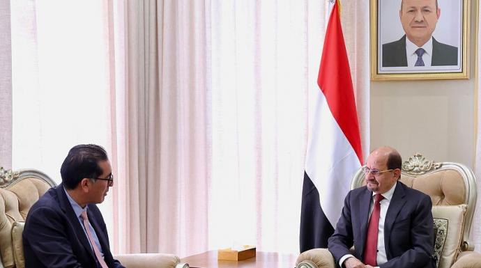 رئيس الوزراء يؤكد التزام الحكومة بتقديم التسهيلات لاستئناف نشاط الاستثمارات القائمة وتوسيعها