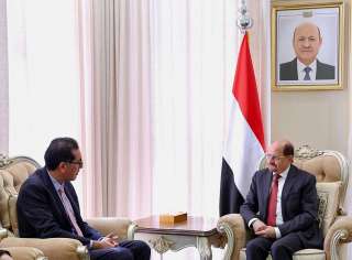 رئيس الوزراء يؤكد التزام الحكومة بتقديم التسهيلات لاستئناف نشاط الاستثمارات القائمة وتوسيعها