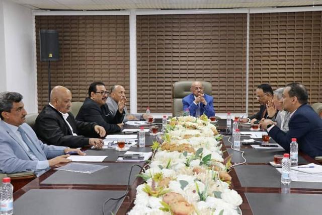 لجنة تمويل الواردات تشدد على المستوردين والبنوك ضرورة الالتزام بالضوابط والآليات