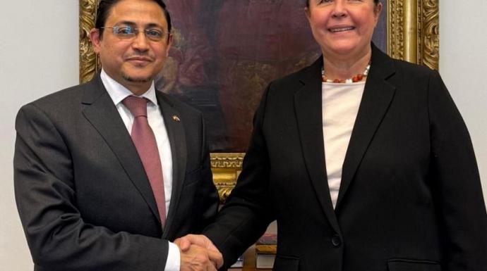 السفير شجاع الدين يناقش مع مسؤولة نمساوية مستجدات الأوضاع في اليمن