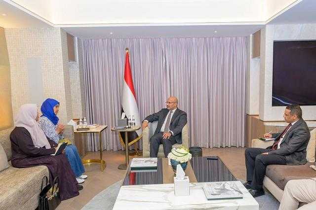 عضو مجلس القيادة طارق صالح يلتقي وزيرتي الشؤون القانونية وشؤون المرأة