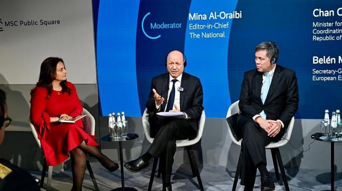 رئيس مجلس القيادة: أمن الممرات المائية مرهون ببناء مؤسسات الدولة اليمنية وردع الجماعات الإرهابية