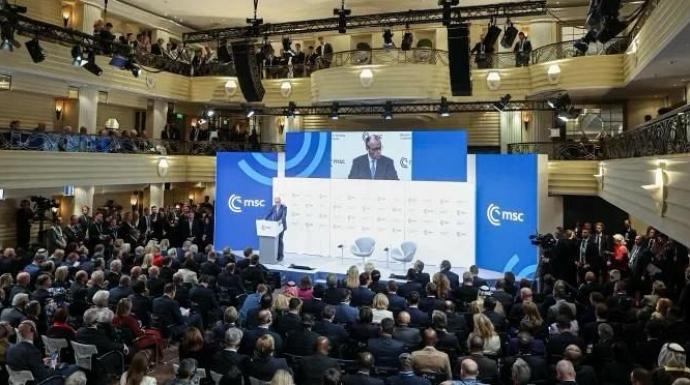 رئيس مجلس القيادة يشارك في الجلسة الافتتاحية لمؤتمر الامن الدولي