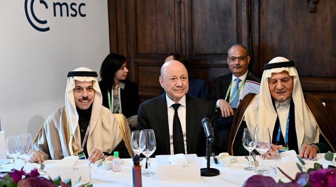 رئيس مجلس القيادة: الاندماج في المنظومة الخليجية يبدأ بالتصالح الداخلي وتجريم النزعات الطائفية والسلاح المنفلت