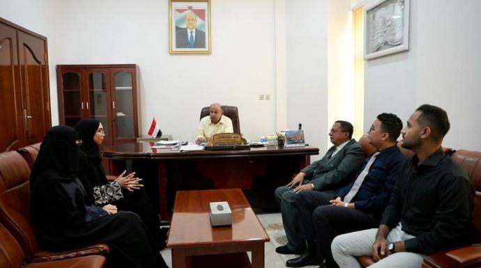 الخنبشي يطّلع على تحصيل الإيرادات الزكوية بساحل حضرموت وتحضيرات إطلاق مشروع ”منطقة الفنون”