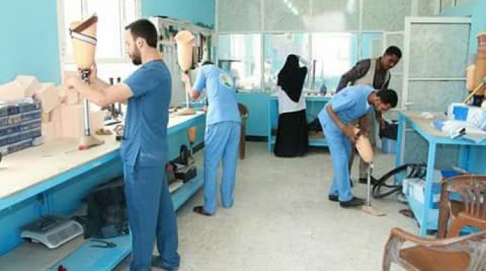 مركز الأطراف الصناعية في مأرب يقدم خدماته الطبية لـ 612 مستفيدًا خلال فبراير الماضي