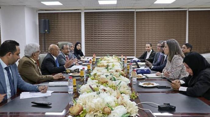 محافظ البنك المركزي يبحث مع البنك الدولي جهود تخفيف تداعيات الصراع القائم في المنطقة