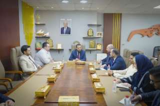 محافظ عدن يبحث مع وفد المنظمة الدولية للهجرة تسريع برامج العودة الطوعية للمهاجرين غير الشرعيين