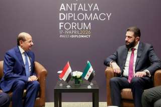 رئيس الوزراء وزير الخارجية يلتقي الرئيس السوري على هامش منتدى أنطاليا الدبلوماسي ويبحثان تعزيز العلاقات الثنائية