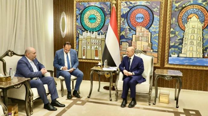 رئيس مجلس القيادة يستقبل نائب رئيس البرلمان الألماني