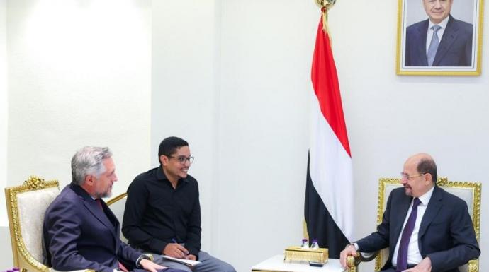 رئيس الوزراء وزير الخارجية يستقبل في عدن رئيس بعثة الاتحاد الأوروبي وسفيرة فرنسا