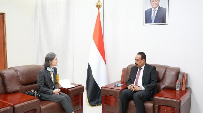 وزير الأشغال يبحث مع السفيرة الفرنسية سبل تعزيز التعاون في قطاع الطرق والبنية التحتية
